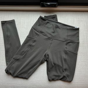 Quince olive athletic leggings with slash pockets